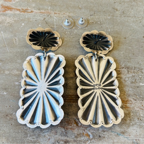 ♥️ Navajo ♥️ Glenn Livingston Sterling Silver & Waterweb Kingman Concho Earrings - Picture 5 of 11